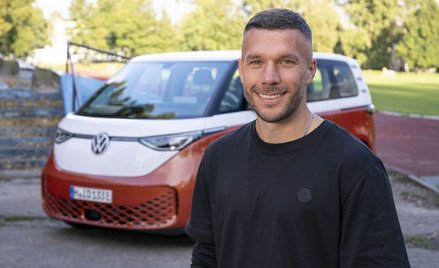 Lukas Podolski i Volkswagen ID.Buzz