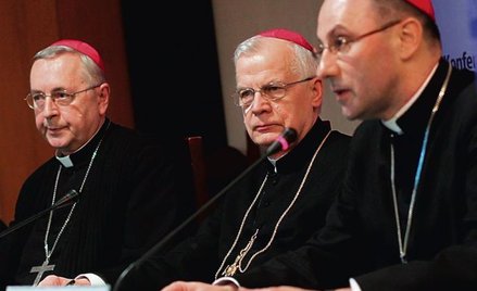 Czy powstanie jednolity model komunikowania się biskupów z mediami? Na zdjęciu od lewej abp. Stanisł