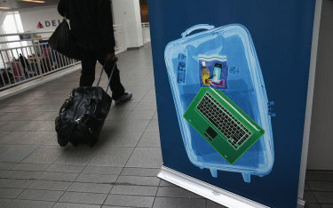 Piloci nie chcą laptopów w luku bagażowym