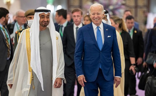 Prezydent ZEA, Muhammad ibn Zajid Al Nahajjan i Joe Biden, prezydent USA.
