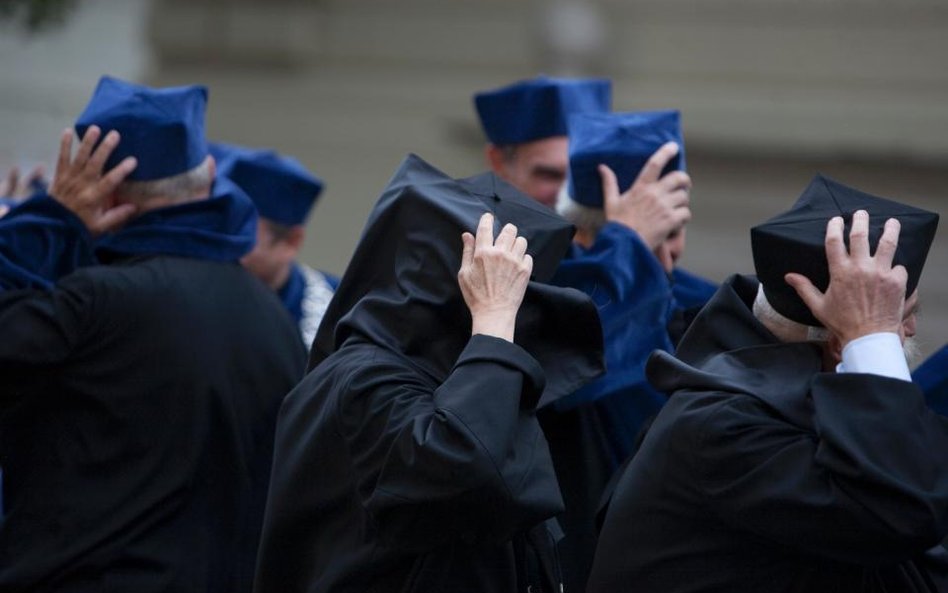 Na uczelniach króluje nepotyzm