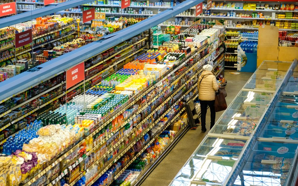 Czy 11 listopada sklepy są otwarte?