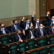 Minister sprawiedliwości Zbigniew Ziobro i politycy Solidarnej Polski podczas głosowania