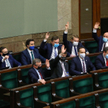 Minister sprawiedliwości Zbigniew Ziobro i politycy Solidarnej Polski podczas głosowania