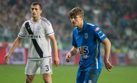Karol Linetty z Lecha (z prawej) i Tomasz Jodłowiec z Legii walczą o miejsce w reprezentacji na Euro