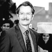 Facet, który niejedno przeżył - Gary Oldman o nowym filmie Szpieg