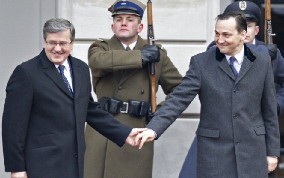 Bronisław Komorowski krytykuje wpis ministra Sikorskiego o Powstaniu Warszawskim