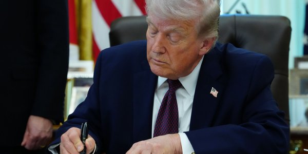 Donald Trump mówi, iż poważnie rozważa wycofanie USA z NATO