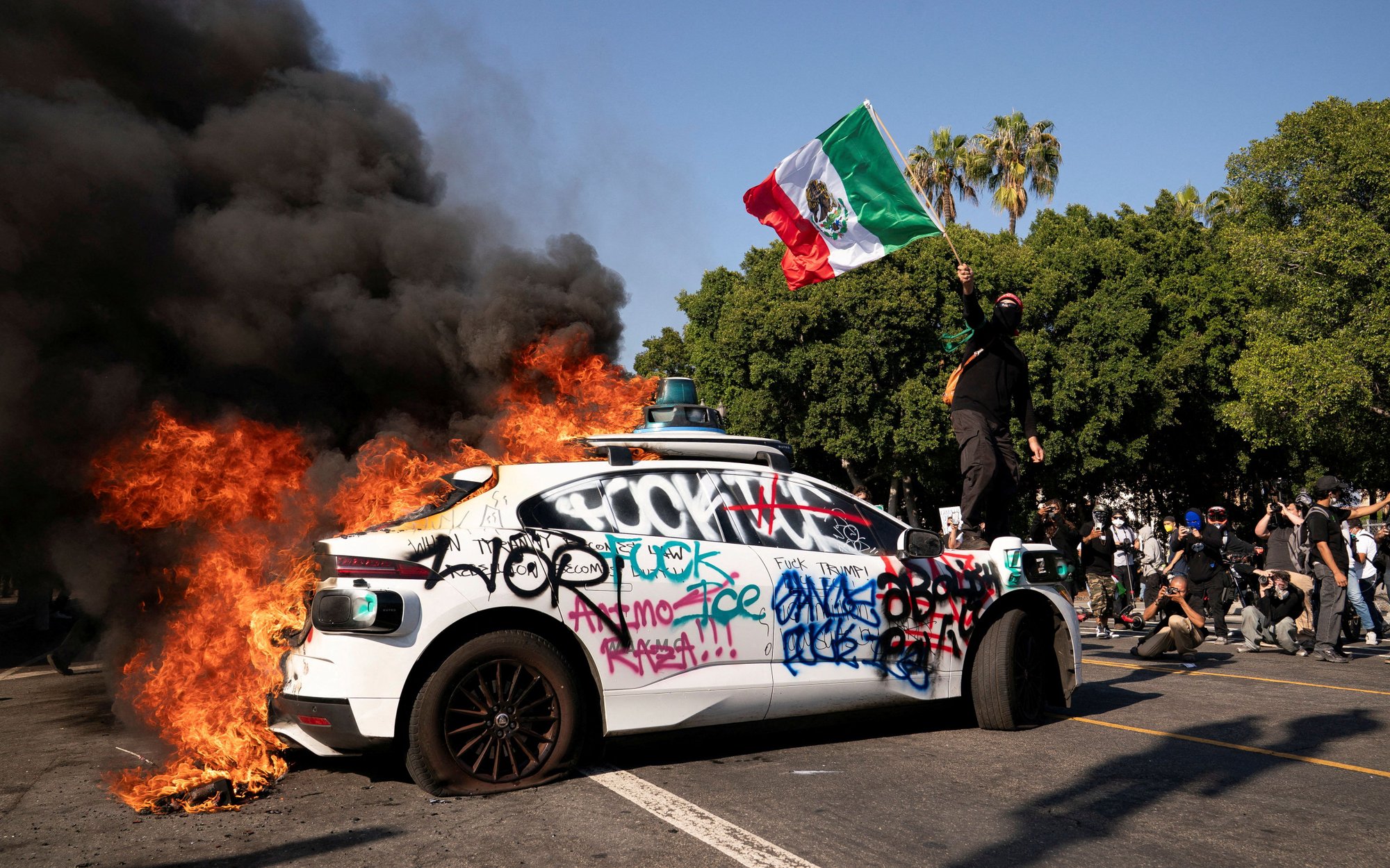 How Russians respond  to Los Angeles Riots? Joy in Moscow