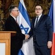 Czeski minister spraw zagranicznych Jan Lipavský (z prawej) ściska dłoń swojego izraelskiego odpowie