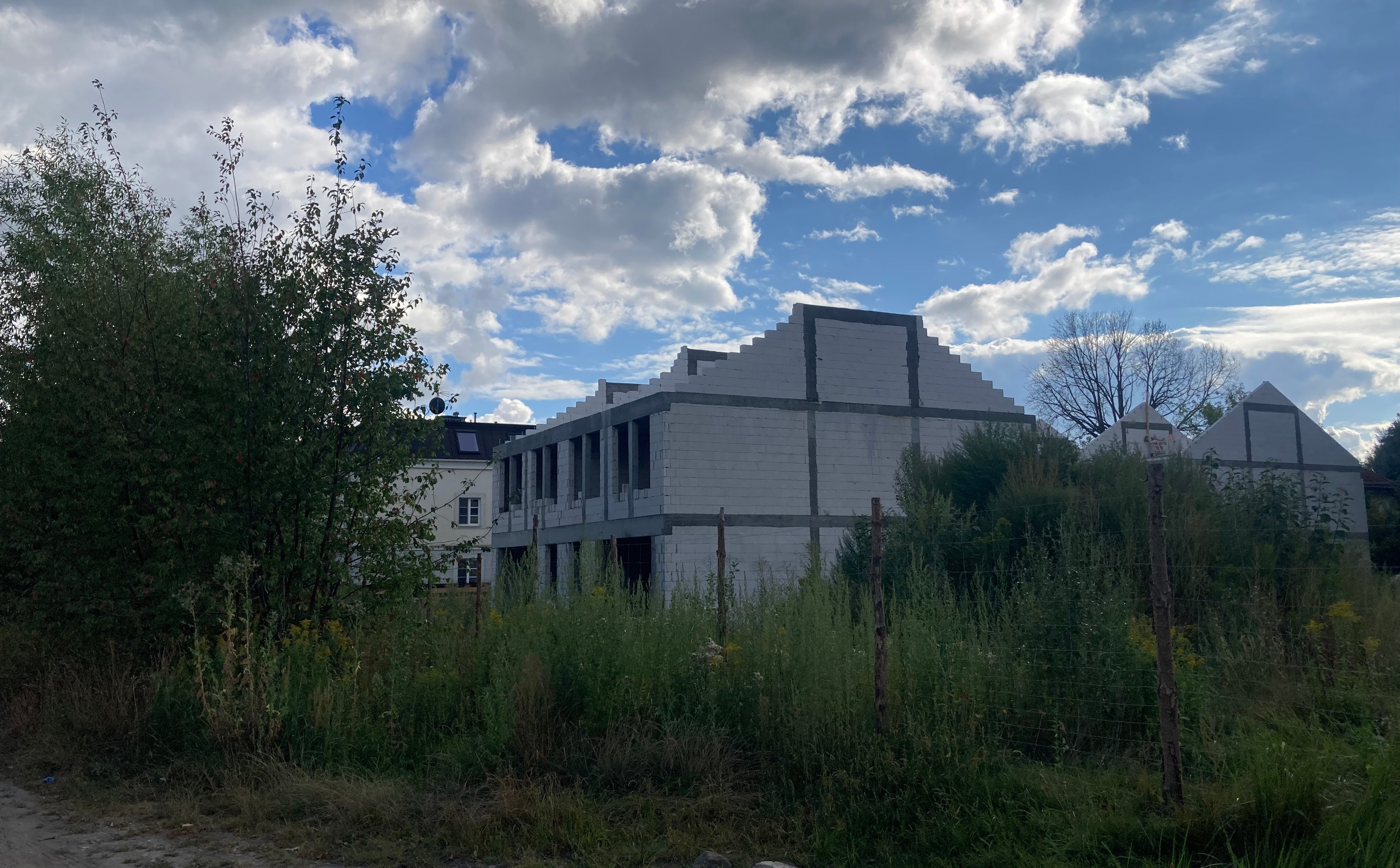 „Pomysły” deweloperów, czyli jak z domu może powstać blok