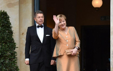 Kanclerz Angela Merkel z mężem Joachimem Sauerem, 25 lipca na festiwalu w Bayreuth