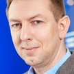 ...a oni depczą im po piętach