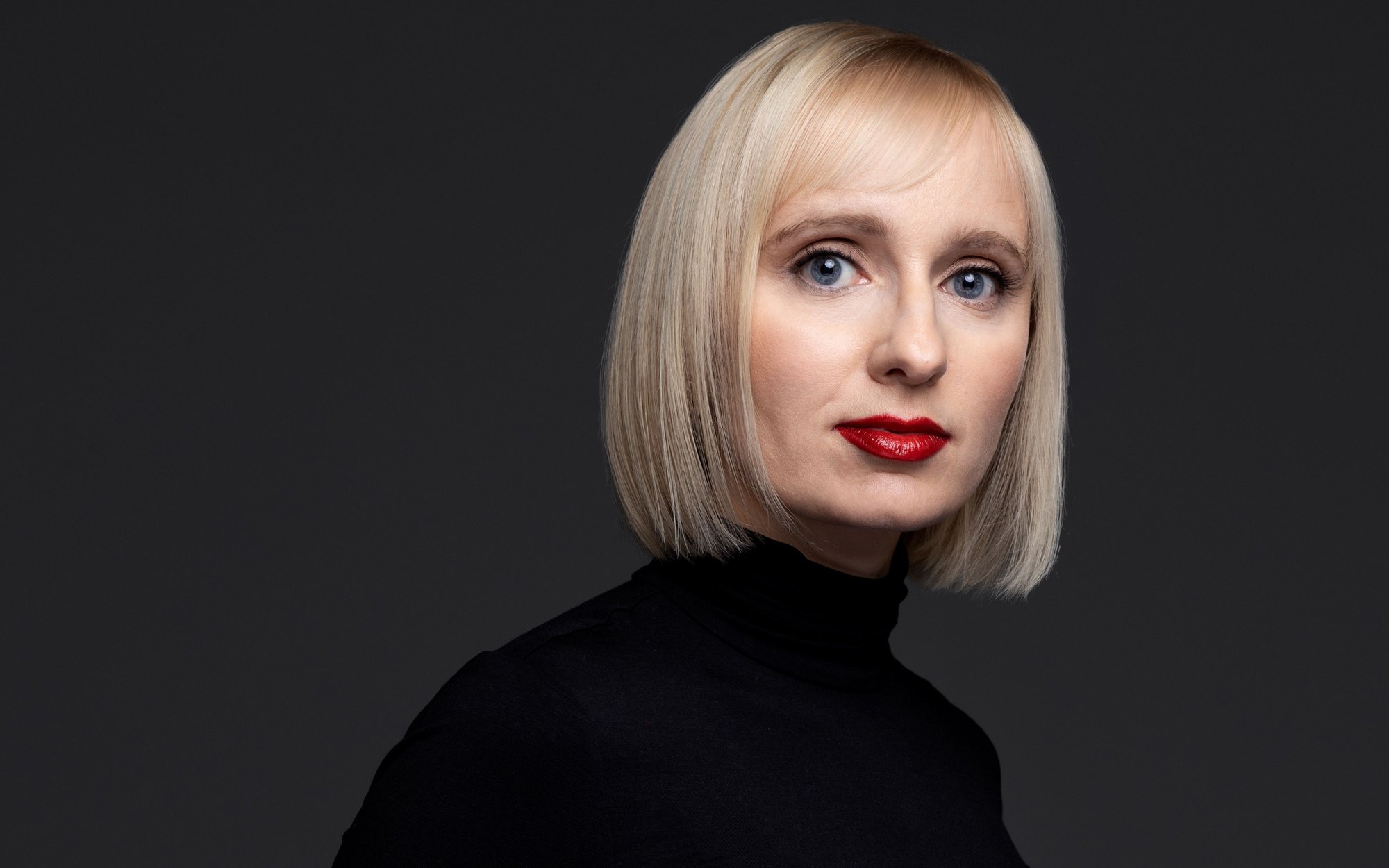 Gość „Plusa Minusa” poleca. Izabela Janiszewska: Splątane relacje