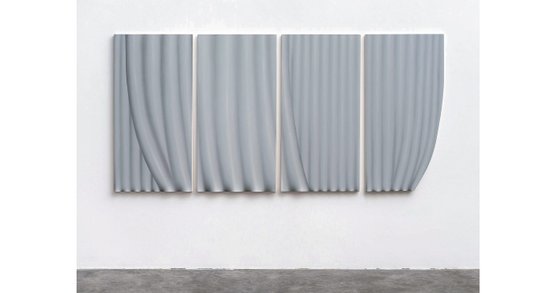 Bez tytułu, Emilia Kina, 2022, olej na płótnie formowanym, 131 x 272 x 4 cm