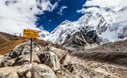 Chiny ograniczą liczbę himalaistów i posprzątają Mount Everest