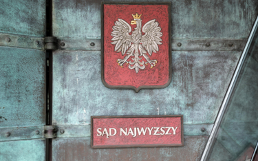 Tabliczka informacyjna na budynku Sądu Najwyższego w Warszawie