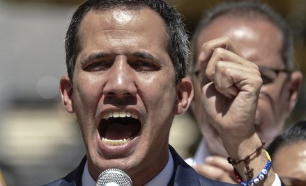Guaido: Maduro próbuje wywieźć do Urugwaju 1,2 mld dolarów