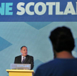 Przywódca nacjonalistów Alex Salmond przyznał, że poniósł klęskę w walce o niepodległą Szkocję. Ale 