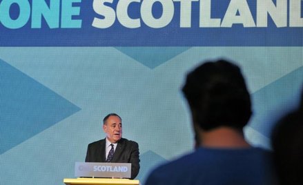 Przywódca nacjonalistów Alex Salmond przyznał, że poniósł klęskę w walce o niepodległą Szkocję. Ale 