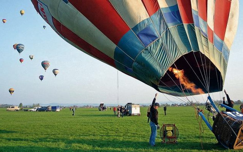 Wynajęcie balonu, z którego będziemy mogli podziwiać Tatry kosztuje 6,5 tysiąca złotych Podobną atra