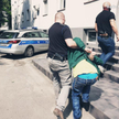 Policja z Rudy Śląskiej zatrzymała pedofila, który zwabił do swojego mieszkania dziewczynkę, a późni