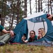 Kolonie i obozy wracają do mody wśród dorosłych. Nowy trend gen Z i milenialsów