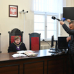 Sędzia Anna Czaja (L) na sali Sądu Okręgowego w Gdańsku. Sąd uniewinnił w procesie odwoławczym trzec