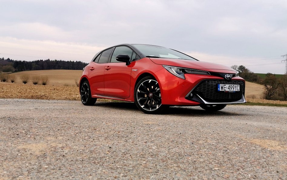Toyota Corolla GR 2.0 Hybrid: Przewaga hybrydy