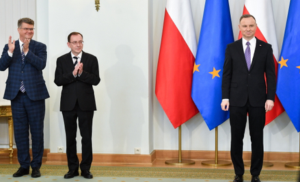 Prezydent RP Andrzej Duda, minister spraw wewnętrznych i administracji Mariusz Kamiński i sekretarz 