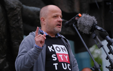 Sędzia Sądu Okręgowego w Warszawie Piotr Gąciarek podczas jednej z manifestacji w obronie praworządn