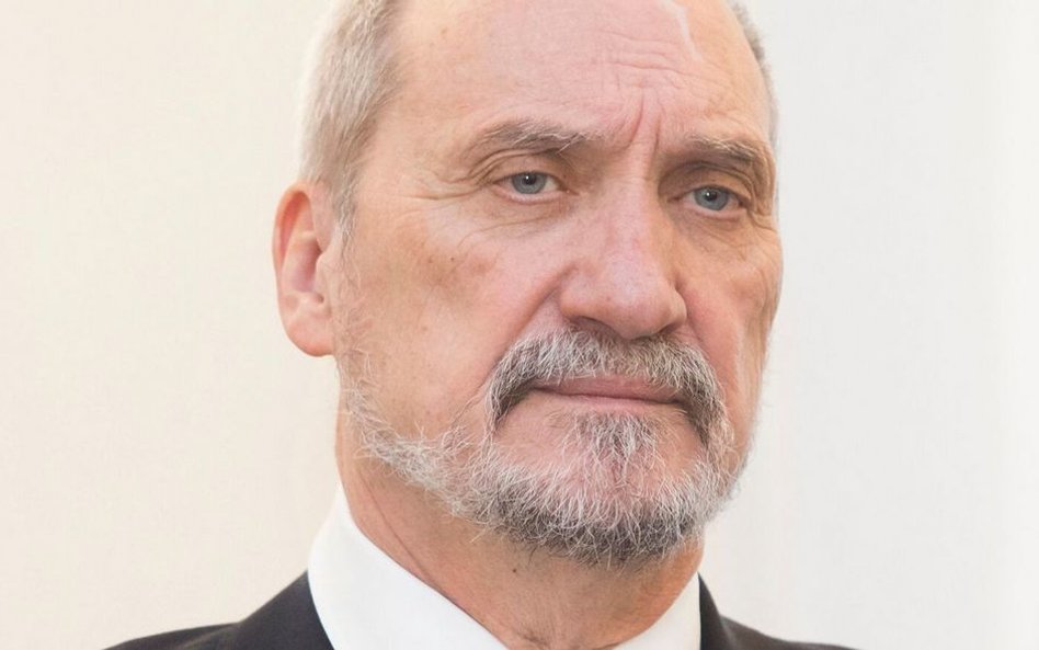 Antoni Macierewicz w Sejmie ujawnił tajne informacje o armii?