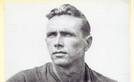 Jerzy Iwanow-Szajnowicz (1911–1943) na krótko przed wybuchem II wojny światowej, 1939 r. Zdjęcie z p