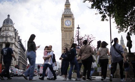 W 2025 roku liczba wniosków Amerykanów o obywatelstwo brytyjskie była 42 proc. wyższa niż w rekordow