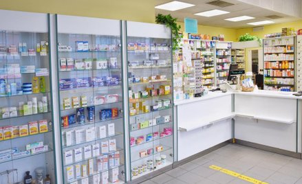 Przepis antykoncentracyjny a zmiana zezwolenia na prowadzenie apteki i wyłączenie sukcesji administr