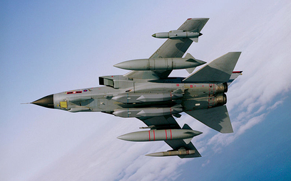 Myśliwiec Tornado uzbrojony w pociski Storm Shadow