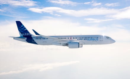 Airbus proponuje Polsce samoloty średniego zasięgu A220. Obecnie LOT stawia na maszyny Boeinga