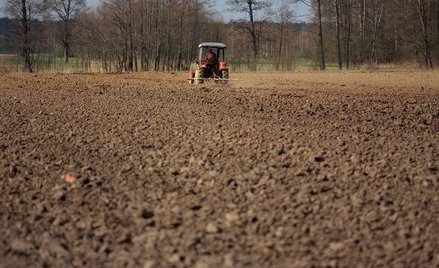 Ziemia rolna potaniała