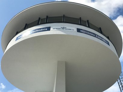 Nastawnia na Dworcu Zachodnim po remoncie olśniewa swą bielą
