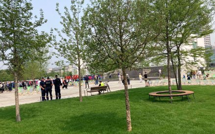 Funkcjonariusze zabezpieczali konferencję w kilkuosobowych patrolach