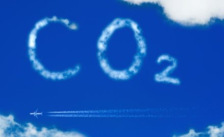 Koniec rozdawania firmom uprawnień do emisji CO2
