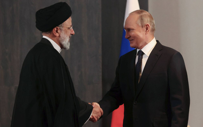 Prezydent Iranu Ebrahim Raisi i Rosji Władimir Putin podczas spotkania Rady Szefów Państw Szanghajsk