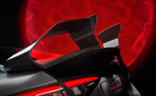 Tylne spoilery Alfy Romeo Giulia Quadrifoglio Luna Rossa nawiązują do hydroskrzydeł jachtu AC75 zesp