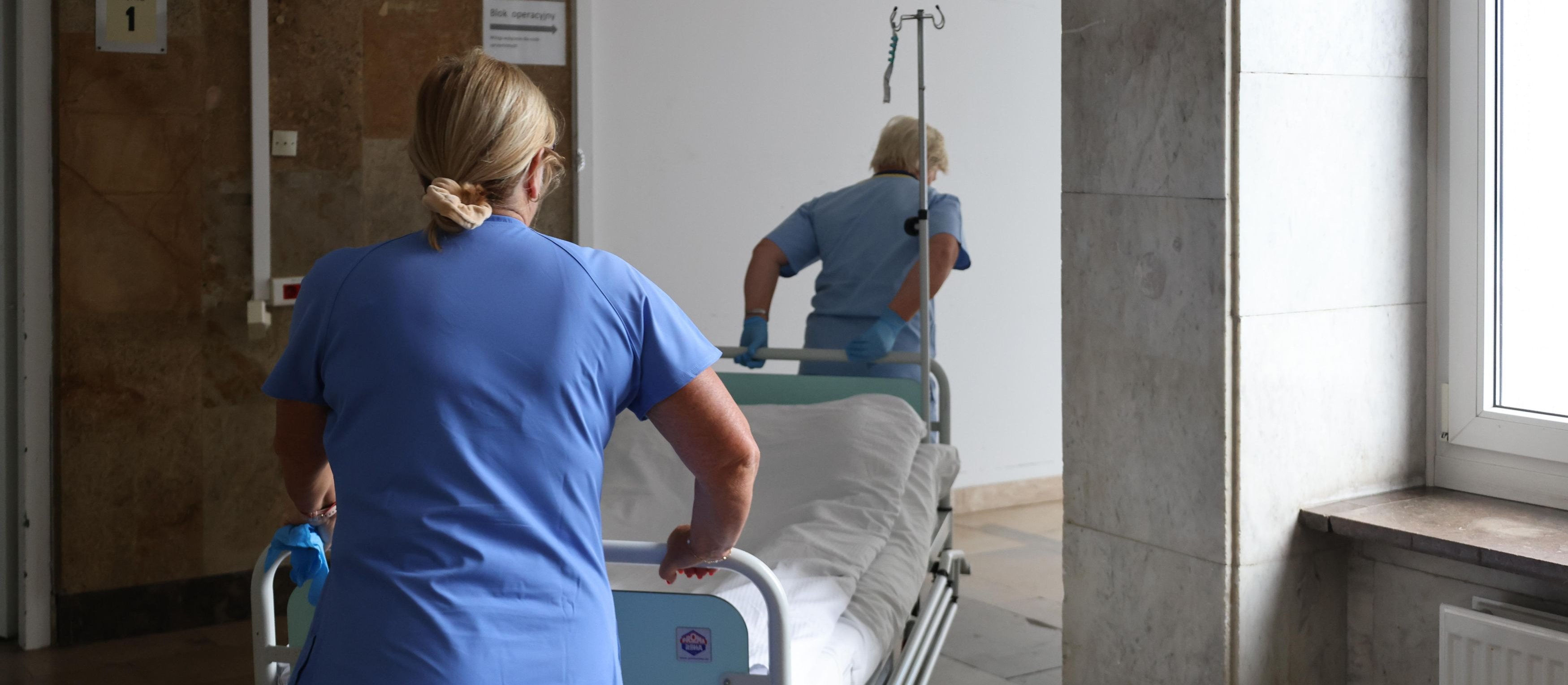 Sondaż o służbie zdrowia: Złe wiadomości dla Donalda Tuska, przeważają krytyczne opinie