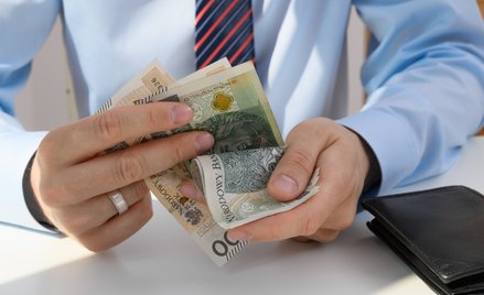 W ustawie został jedynie przepis nakazujący pracodawcy poinformowanie o zarobkach na dowolnym etapie