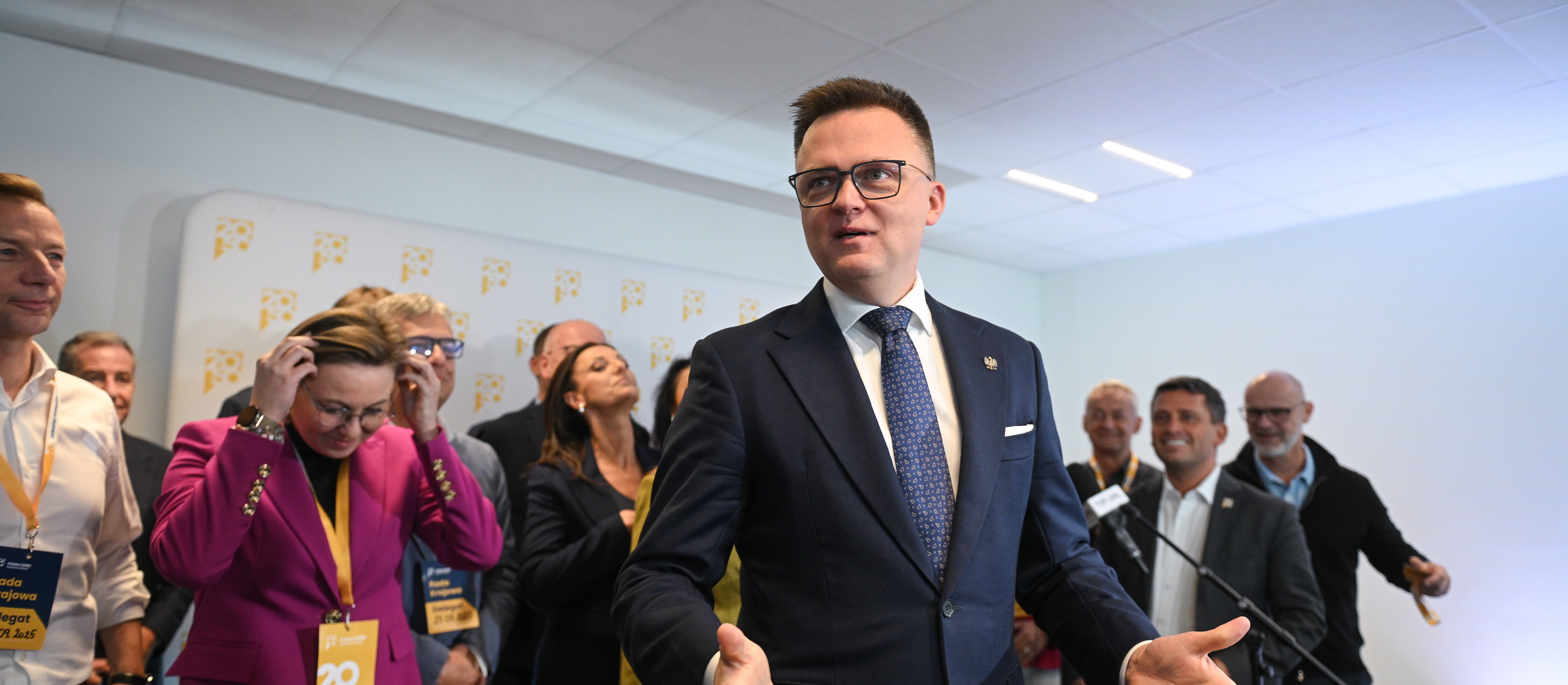 Szymon Holownia's crucial  statement. "This is the moment, this moment."