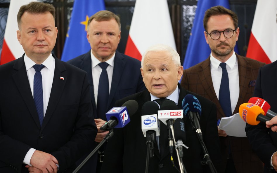 Prezes PiS Jarosław Kaczyński na konferencji prasowej Prawa i Sprawiedliwości w Sejmie