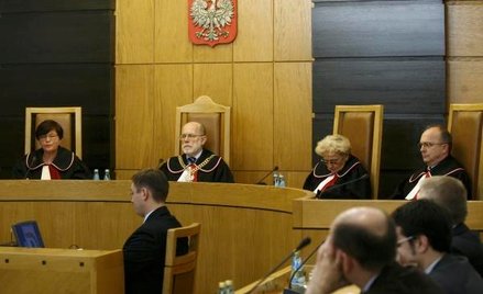 Na zdjęciu sędziowie TK, od lewej: Teresa Liszcz, Janusz Niemcewicz, Ewa Łętowska, Mirosław Wyrzykow