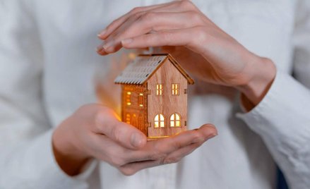 Piotr Skwirowski: Nie czarne, ale już ciemne chmury nad kredytobiorcami