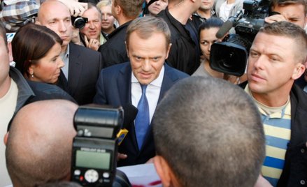 "Tuskobusem" w Polskę - czego nie pokazują telewizje